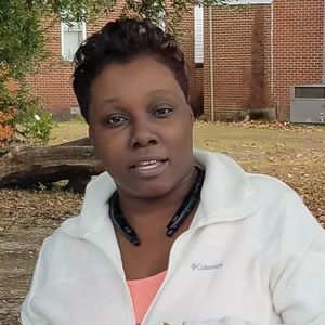 Meet your Posher, Leslie